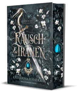 Buchcover des High Fantasy Auftakts "Rauch & Tränen". Ein Dolch mit Reiherkopf vor schwarzem Grund. Jasminblüten, Perlen und ein Schmuckstück, goldene Titelschrift.