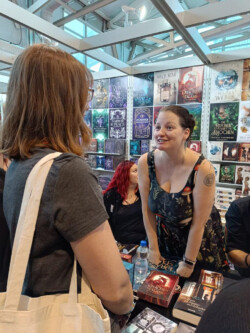 Drachenmond Verlag Signierstunden signierte Fantasybücher Katharina V. Haderer
